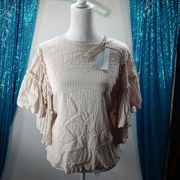 NWT Chelsea & Theodore Women SZ XS Taupe Striped Blouse Flutter Sleeves $68 MSRP - Picture 1 of 13